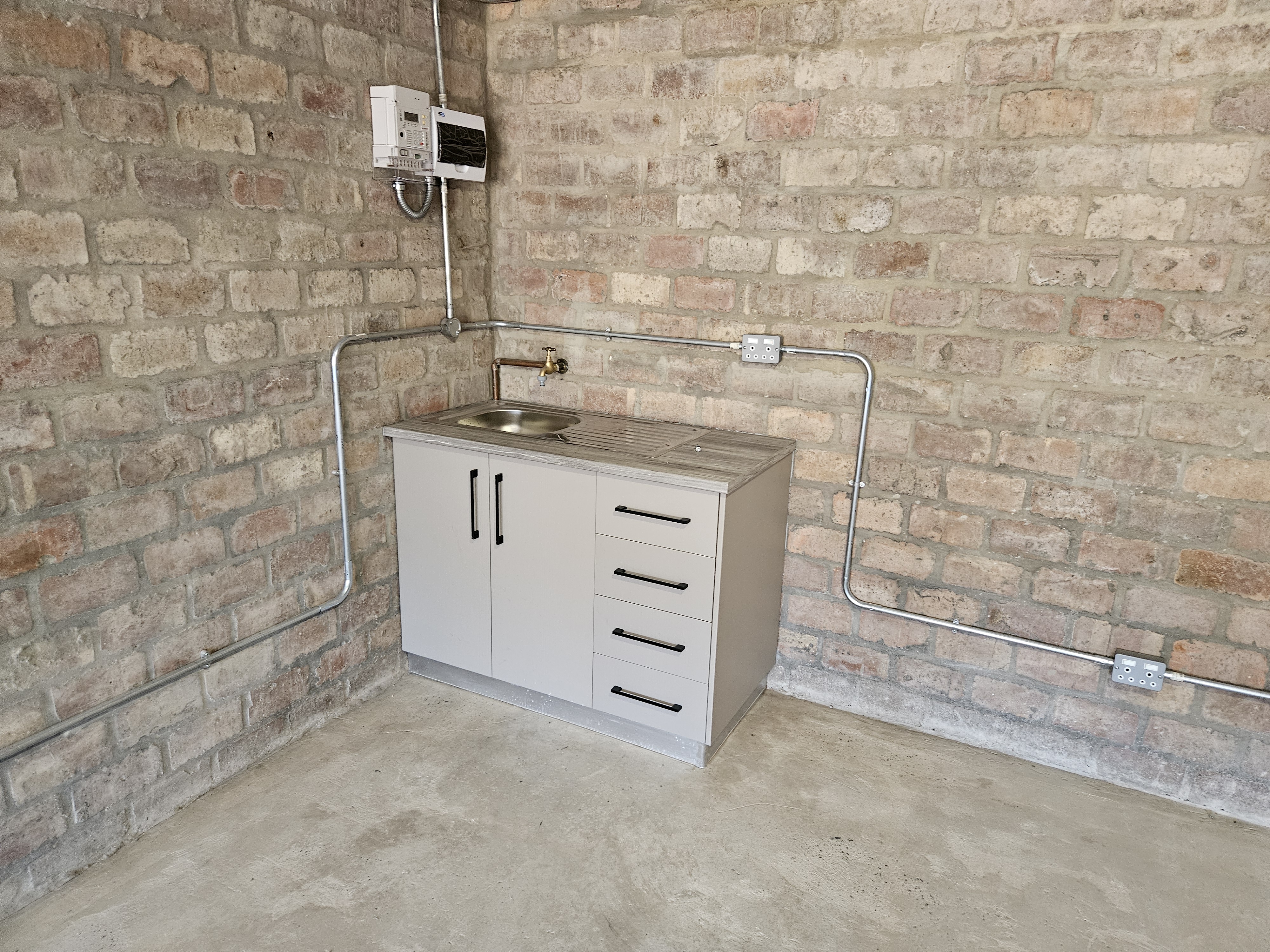 Gallery view of Unit 9 6 thumbnail