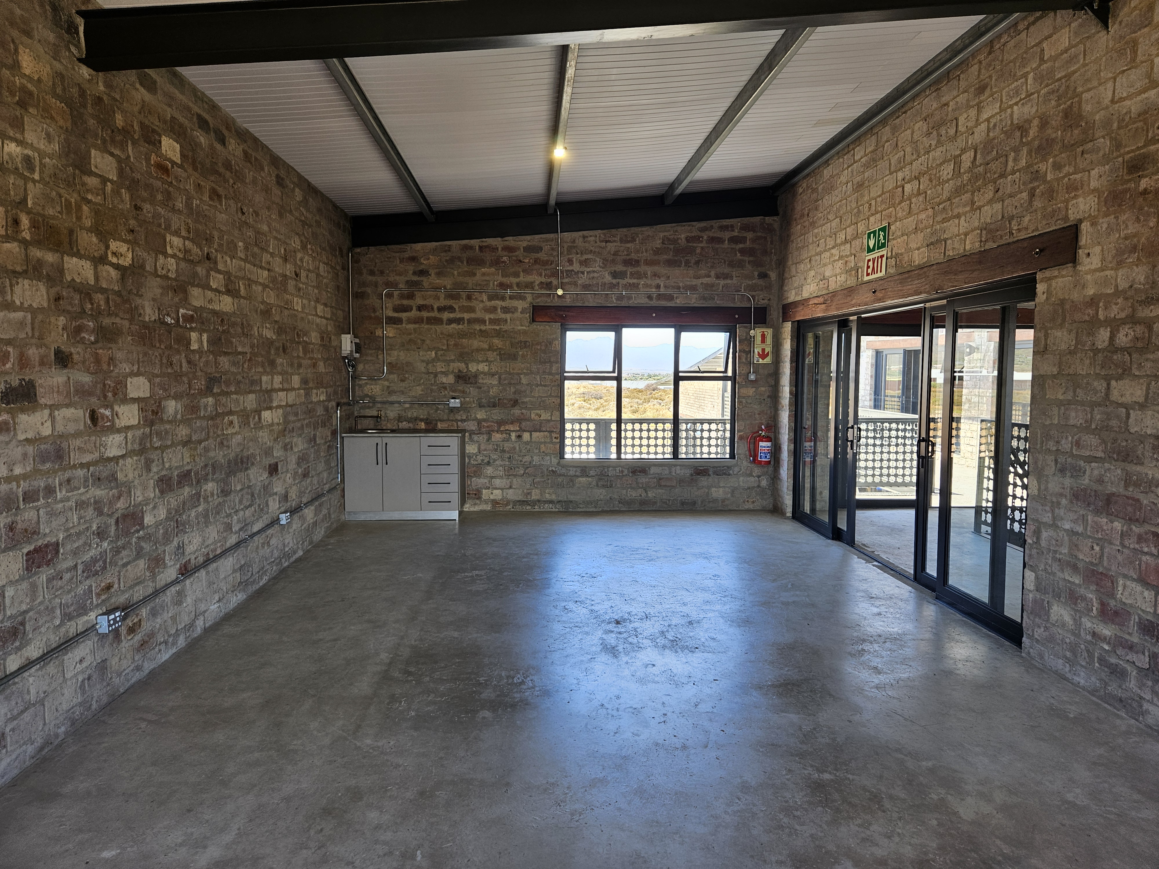 Gallery view of Unit 13 6 thumbnail